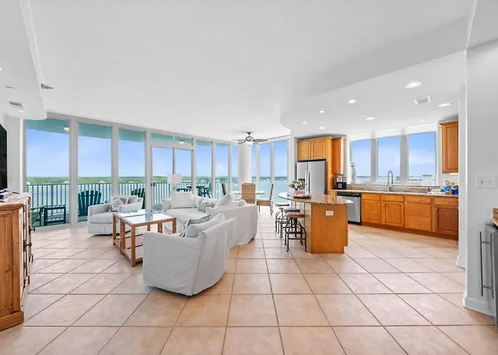 Apartment Lagoon Tower 902 By Youngs Suncoast