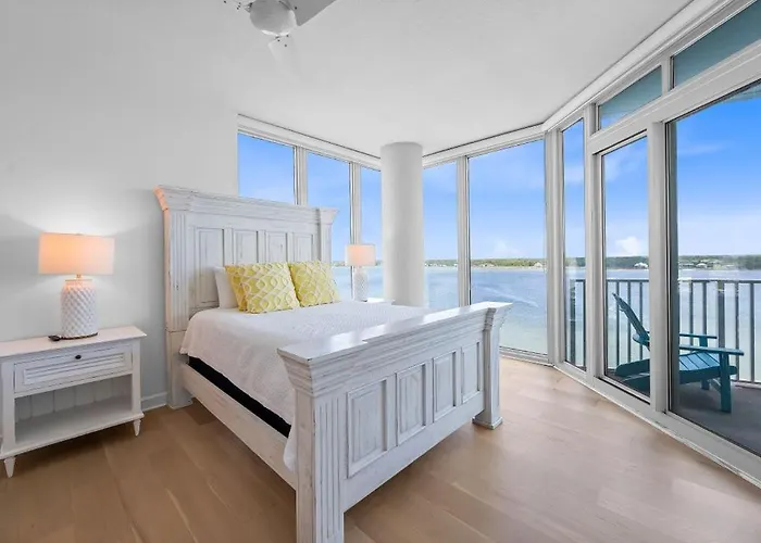 Apartment Lagoon Tower 902 By Youngs Suncoast