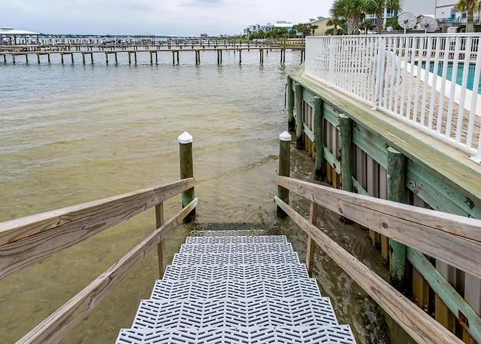 Apartment Lagoon Tower 902 By Youngs Suncoast