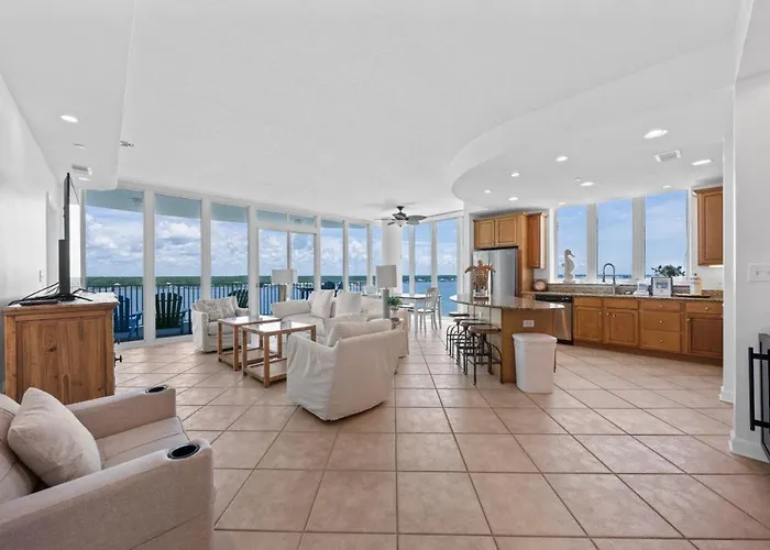 Apartment Lagoon Tower 902 By Youngs Suncoast